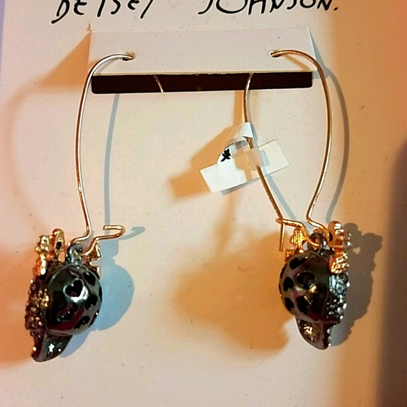 NWT.  Betsey Johnson Crowned Skull Drop Earrings - Picture 3 of 4